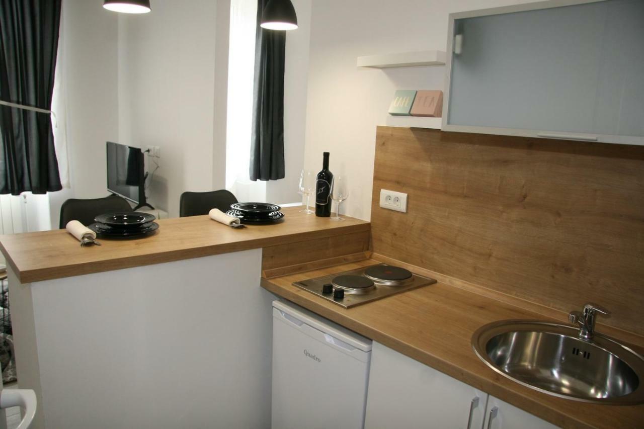 PUY Stylish Apartment In City Center מראה חיצוני תמונה