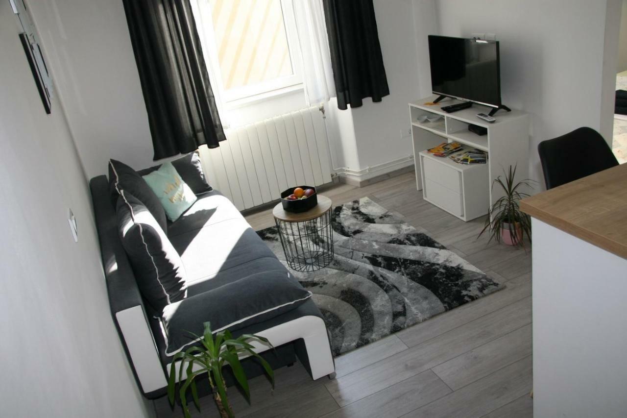 PUY Stylish Apartment In City Center מראה חיצוני תמונה