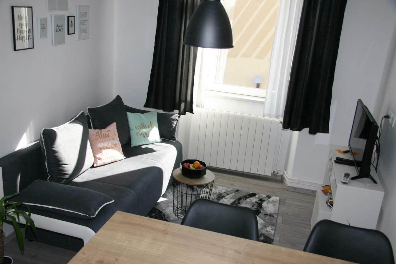 PUY Stylish Apartment In City Center מראה חיצוני תמונה