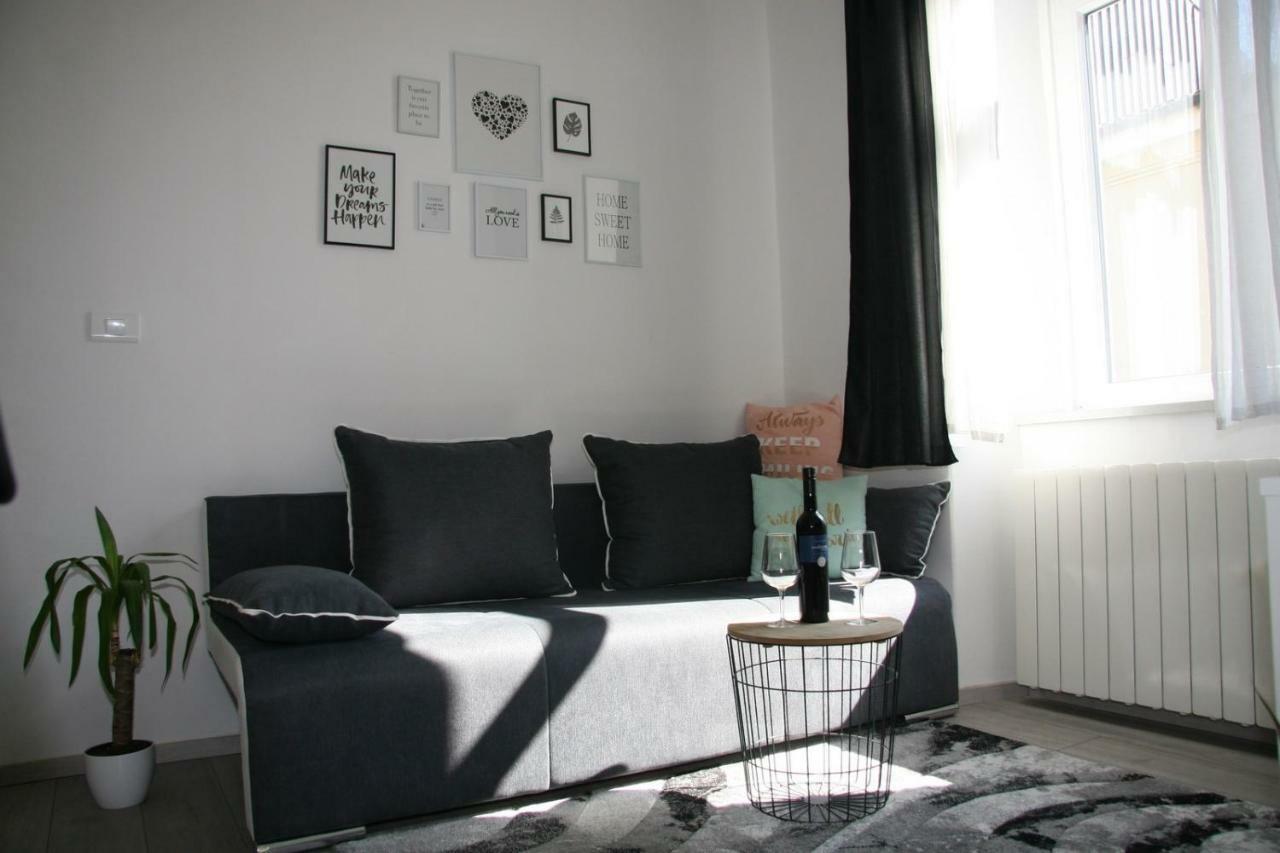 PUY Stylish Apartment In City Center מראה חיצוני תמונה